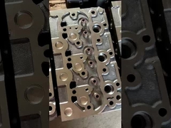 Conjunto de cabeça de cilindro Kubota de ferro fundido / peças sobressalentes de caminhão D1402